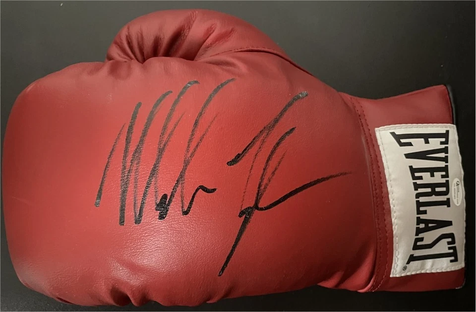 Guante de Boxeo Everlast Firmado por Mike Tyson Campeón Peso Pesado OA