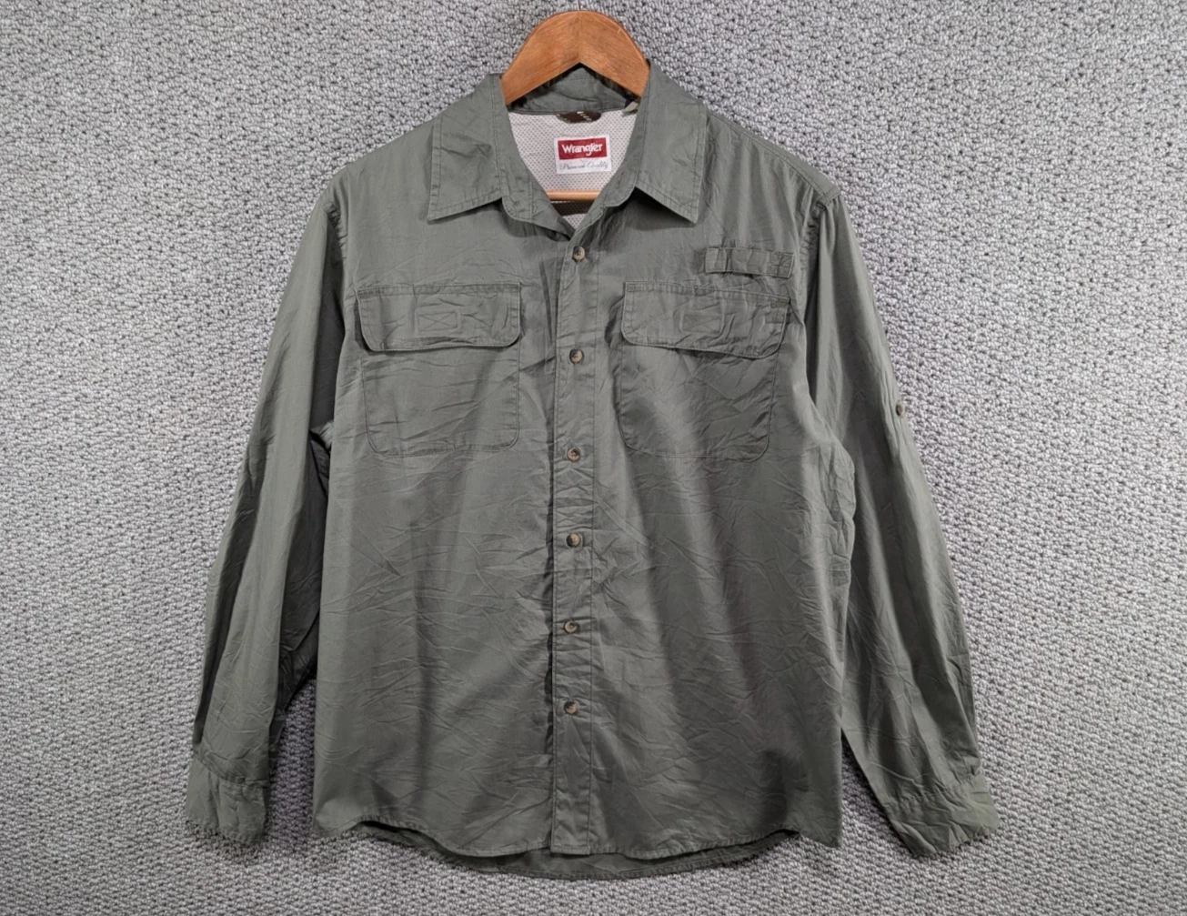 WRANGLER Outdoor Wear Khaki Green Hiking Cargo Flap Pocket Button Shirt M
Opens in a new window or t
