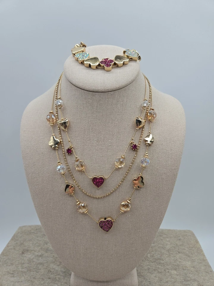 Collar BETSEY JOHNSON 3 hilos corazón, palas, trébol con pulsera a juego