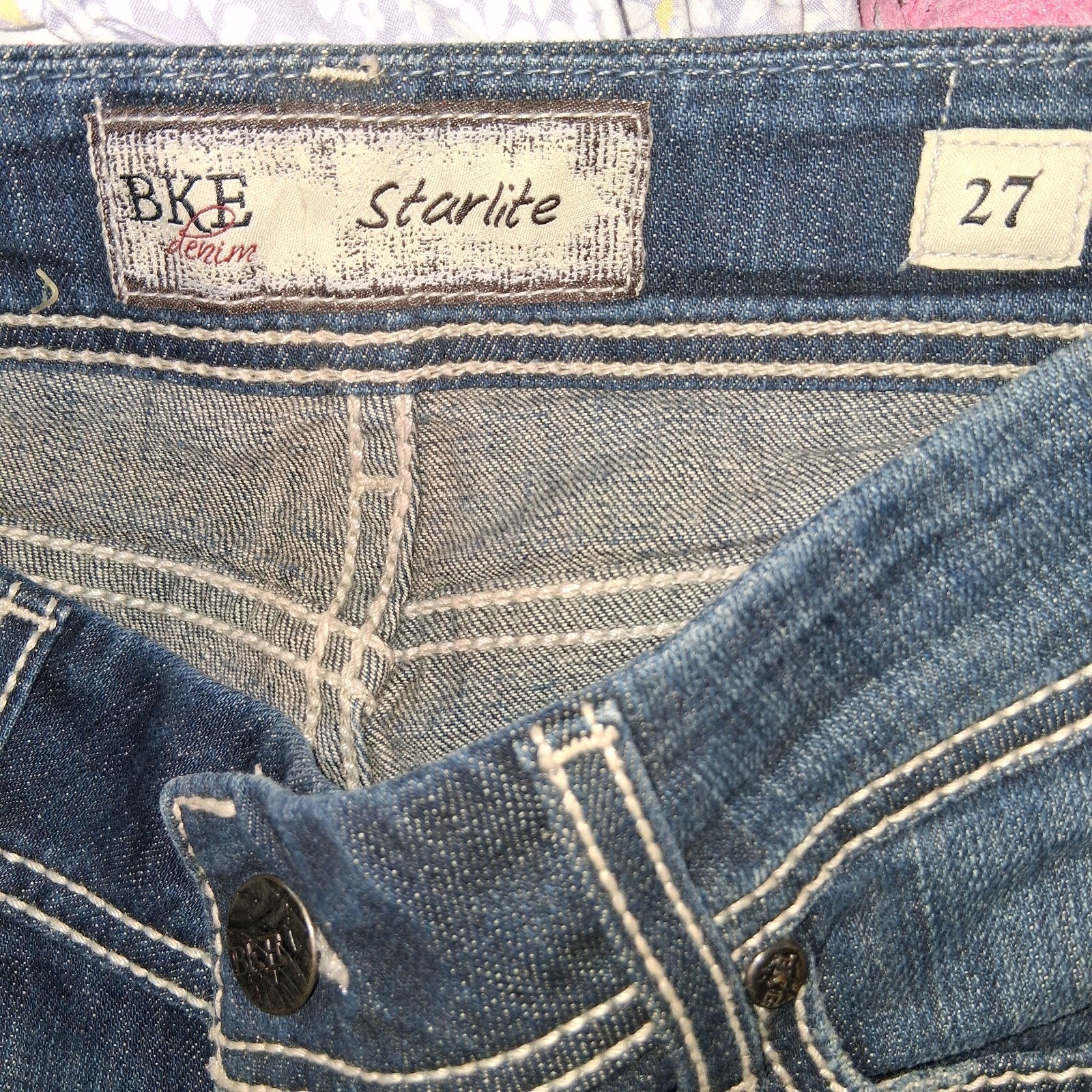 BKE Denim Starlite Jeans Capris Medium Wash Size 27 Low Rise EUC image 6