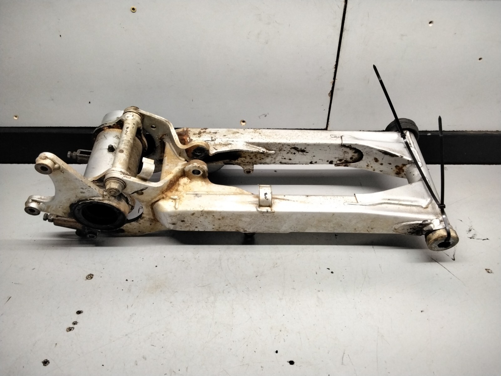 Yamaha warrior 350 swingarm axle bearing carrier eBay