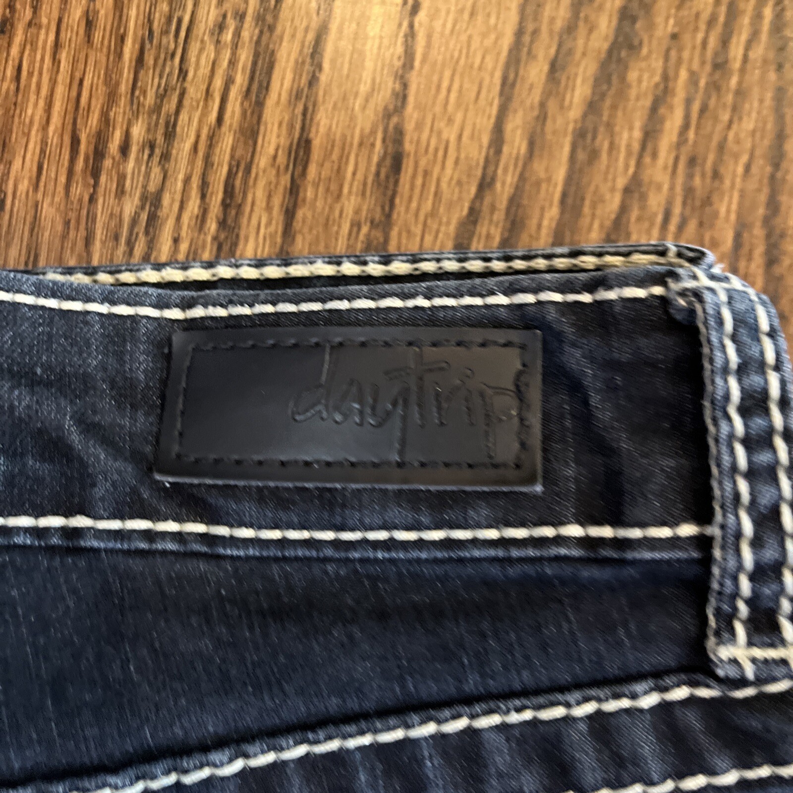 Buckle Daytrip Lynx Skinny Dark Wash Stretch Denim Capri Jeans Women’s Size 26 - View 3