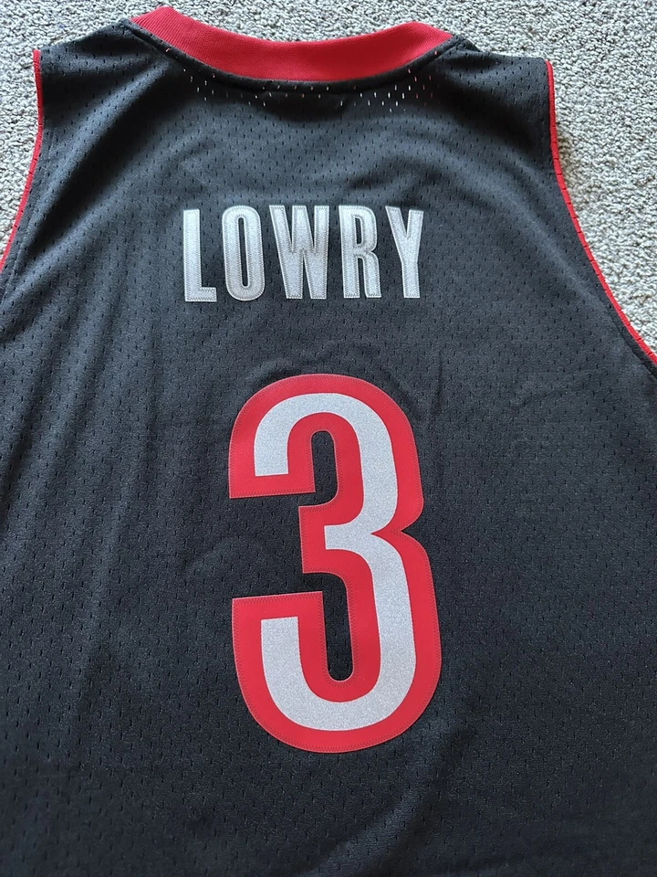 Camiseta masculina Mitchell & Ness Toronto Raptors Kyle Lowry XXL preta nova sem etiqueta - Imagem 4 de 4