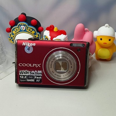 Nikon COOLPIX S640 Digital Camera 12.2MP 5xOptical Zoom English
