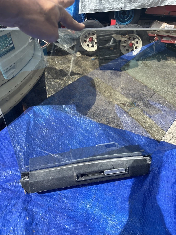 Ford Mustang Fox 1979-87 T-Top carrocería lado izquierdo del conductor - Carlite - sin cerraduras Foto 4 de 4