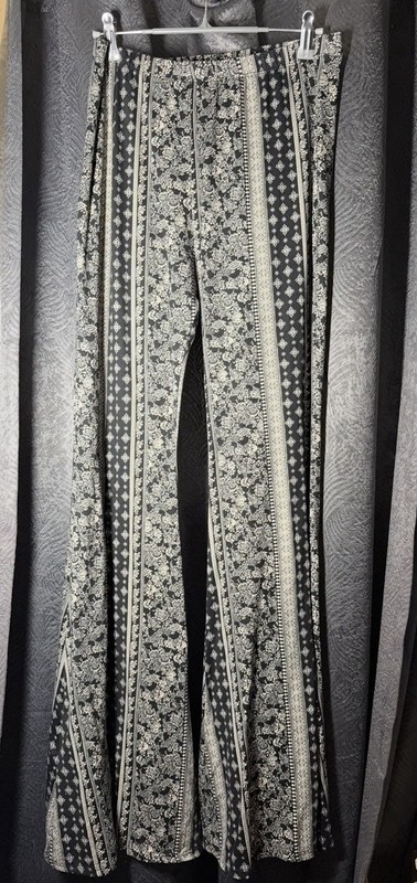 Pull On Flare Pants By Vibe Size xl Black And Cream
