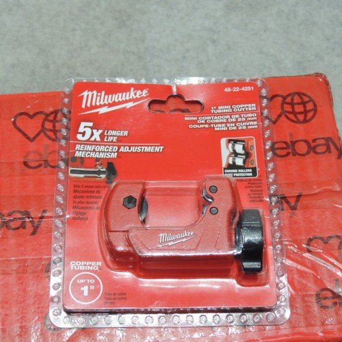 Milwaukee 48-22-4251, 1-inch Mini Copper Tubing Cutter, Cuts: 1/8โ -to- 1-1/8โ