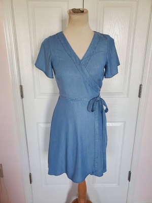 ANN TAYLOR LOFT Blue Chambray Wrap Dress w/Flutter Sleeves, Waist Tie (size 0)