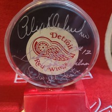Alex Delvecchio Dwight Foster ,Sid Abel Johnny Wilson Autographed Red Wings Puck