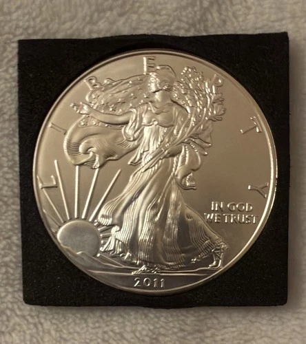 2011 WALKING LIBERTY AMERICAN EAGLE .999 FINE SILVER DOLLAR COIN 1oz.