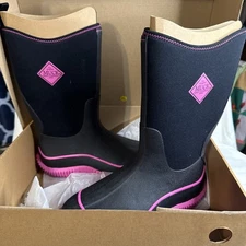 Women’s Muck Boots New Size 7 Black/ Hot Pink Hale Mid #HMW-404 See Decrip