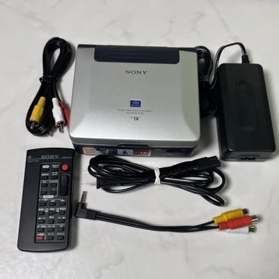 Sony GV-D1000 NTSC MiniDV Videorecorder DV Video Walkman Ausgestattet mit ein... - Bild 1 von 4
