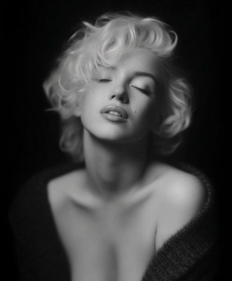 Marilyn Monroe Black & White Poster (Unframed) Wall Art Decor