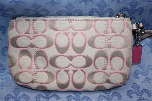 NWT COACH Signature F49558 SIGGD Light Khaki/Gold Pink Wristlet - Picture 3 of 12