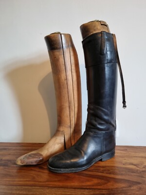 Henry Maxwell of London Lederreitstiefel und hohe Stiefelbäume (hält)