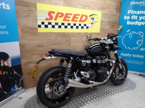 Triumph Speed Twin 1200 - Picture 5 of 17