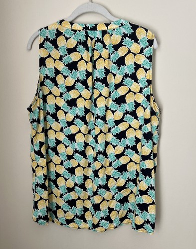 Crown & Ivy Plus Size 2X Yellow Pineapples Top Sleeveless V-Neck - Picture 5 of 6