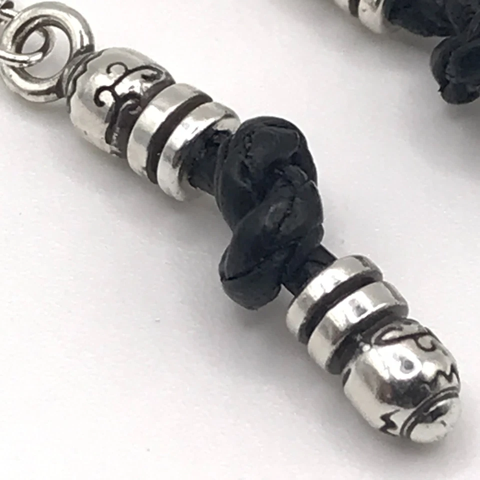 Pendientes Brighton Cuero Negro Placa Plata Cuelga Gancho Shepard Caprichoso Gótico Foto 4 de 4