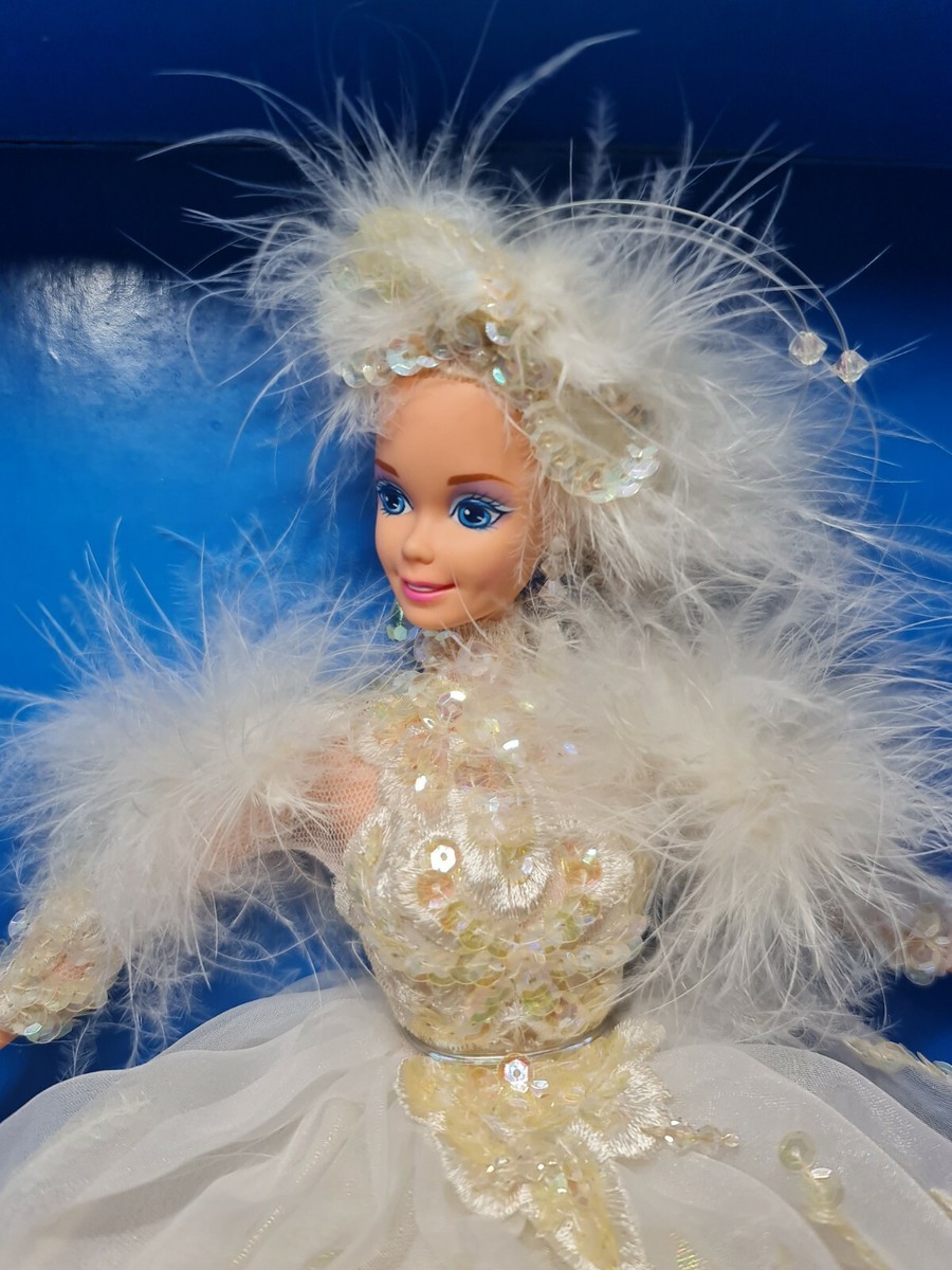 Poupée BARBIE SNOW PRINCESS #11875 Collection Enchanted Seasons #1 sur 2 Disponible - Canada