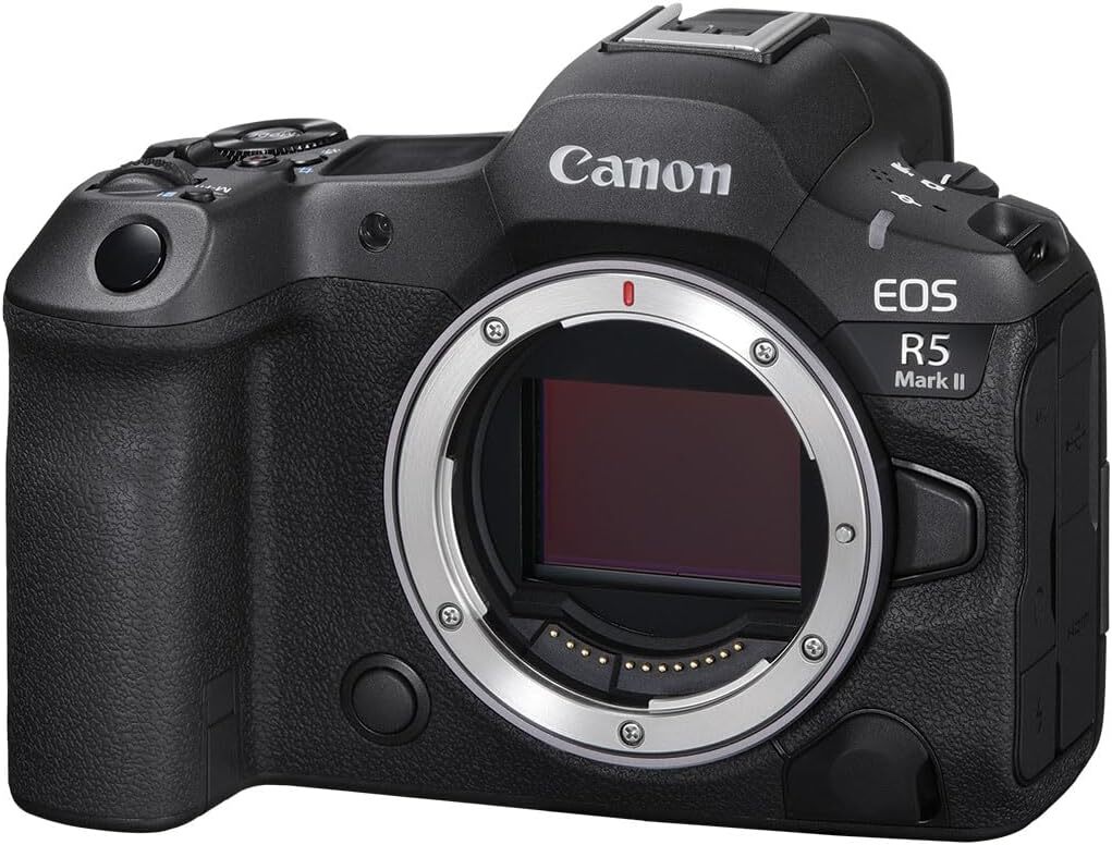 新品級 Canon EOS R5 Mark II 本体　超美品 The new Canon EOS R5 mark II will be available next month
