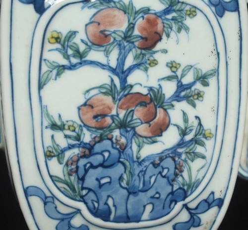Signed Old Chinese Blue & White Porcelain Teapot w/peach - Picture 12 of 12