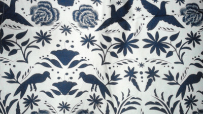 neu! wunderschönes Deckchen/Tischdecke von Tchibo TCM, weiß-blau, ca. 50 x 70 cm