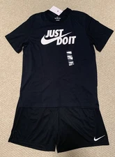 Men Nike T-shirt and Shorts outfit set 2 Piece size L NEW