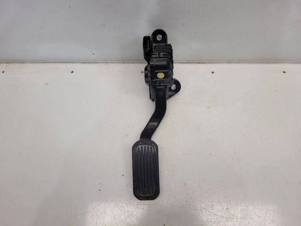 2009 Lexus RX350 (3.5L / AT) Accelerator Pedal - DBW / Drive By Wire - Image 2 of 4