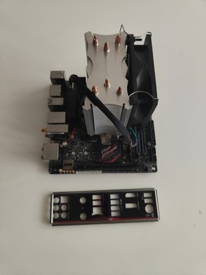 ASUS Z170I PRO GAMING + i3-6100 + 16GB DDR4 + 240GB M.2 SSD 