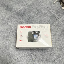 Kodak EasyShare DX7630 6.1MP 3x Zoom Black Digital Camera with Accessories