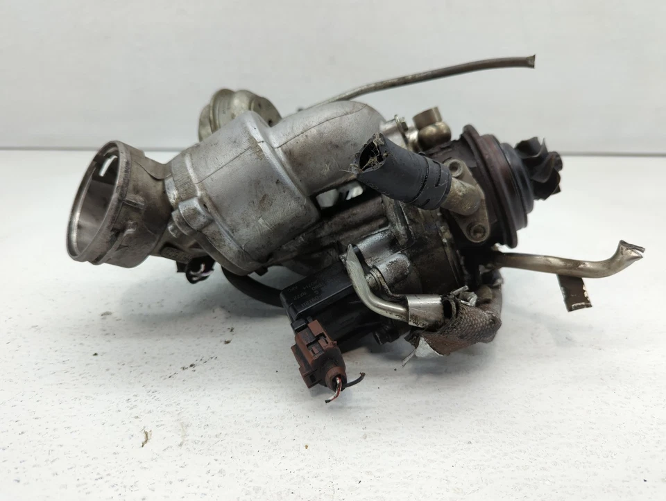 2009-2012 Volkswagen Cc Turbocharger Exhaust Manifold With Turbo Charger M9817 - Image 3 of 4