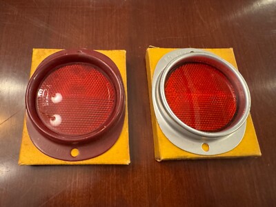 2 VTG Safetee Products Truck Trailer RED Triflex plastic Reflectors KD333 NOS