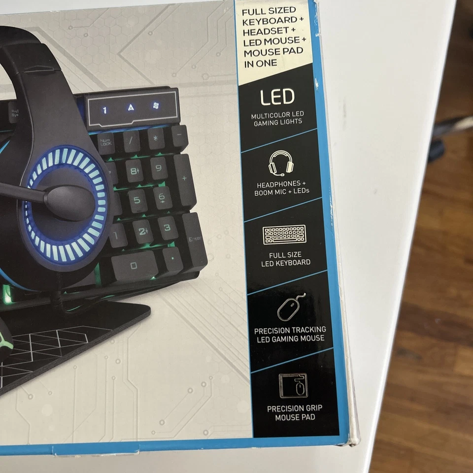 Smartgear 4 Piece LED PC Gaming Bundle Keyboard + Headphones W/Mic + Mouse + Pad - Image 4 of 4