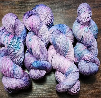 purple speckled yarn, purple multicolored, superwash polwarth fingering, 4ply