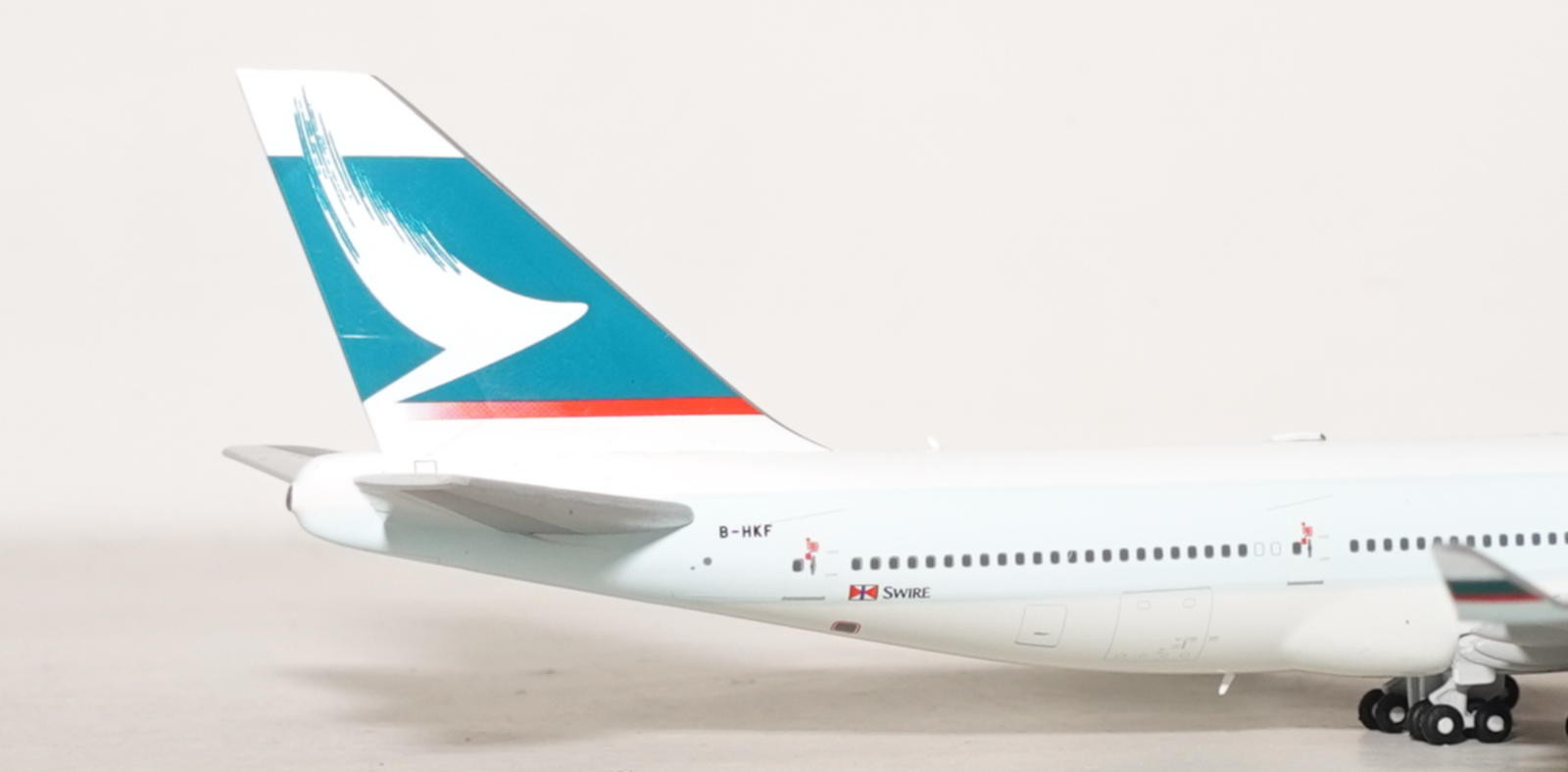 1:400 Apollo Cathay Pacific B 747-400 B-HKF 93764 A244017 Airplane ...