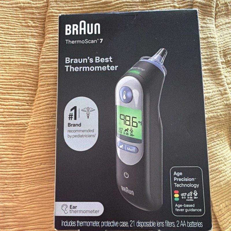 New Braun ThermoScan 7 Ear Thermometer IRT6520BUSV1