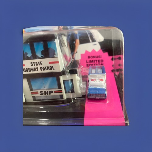 Vintage Rare 1991 Galoob Micro Machines Highway Patrol Adventures Collection #3 - Picture 4 of 5