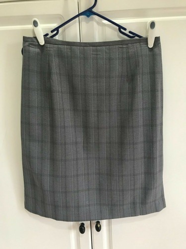 Pre-Owned Women’s Blacker by Stanley Blacker Blazer/Skirt Set Size 8 Black/Gray+ - Picture 4 of 10