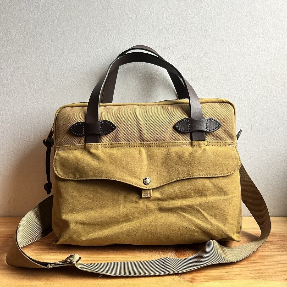 Filson Tablet Briefcase | Made in USA | Tin Cloth & Rugged Twill 