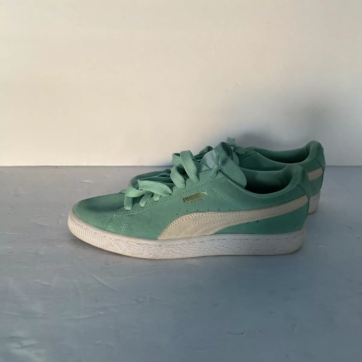 Puma Suede Teal And White Women s Shoes Size 7 eBay