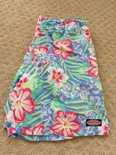 Vineyard Vines men  s swim trunks XL