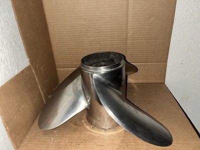Yamaha Saltwater Series 2 Propeller 17TL/15-1/2 