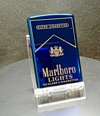 sturmfeuerzeug / hochglanz-blau /  neu / mit reklame von marlboro