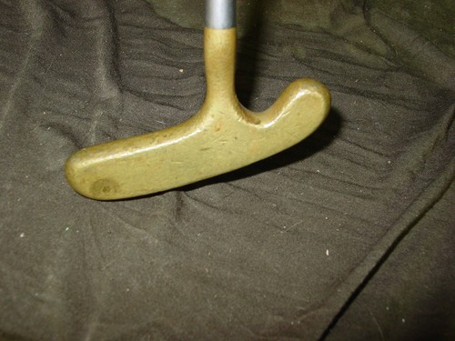 Acushnet Golf Putter - Standard Flange MSC Model - RH - Grip is going away - Picture 4 of 15