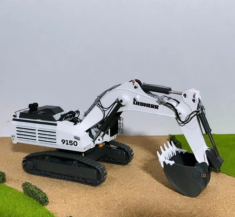 Liebherr R9150 excavator WSI truck models 1:50 scale - Image 4 of 4