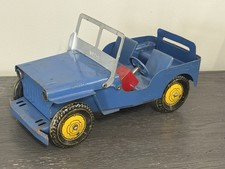 VINTAGE MARX PRESSED STEEL JEEP WILLYS BLUE w/ YELLOW WHEELS, RED STEERING COLUM