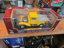 Road Legends 1:18 Diecast 1934 Ford Pick Up Pro Street Yellow
