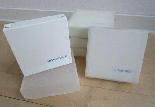 41 Stück DLT Bänder Cartridges DLTtape IIIxt 15 GB / 30 GB