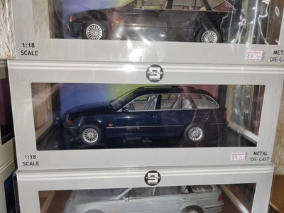 1/18 Boxed Model Triple9 T9-1800393 E39 5 Series Touring Orient Blue Met