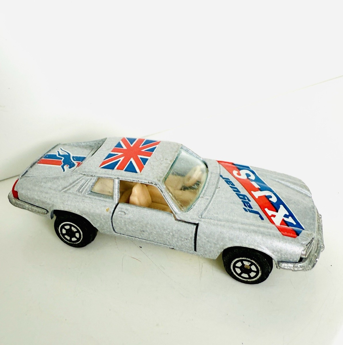 Vintage 1980s Yatming Jaguar XJS # 1076 Silver Diecast Car 1:64